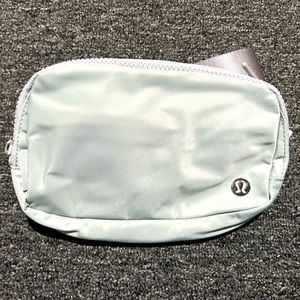 Lululemon Everywhere Belt Bag with Longer Strap NWT